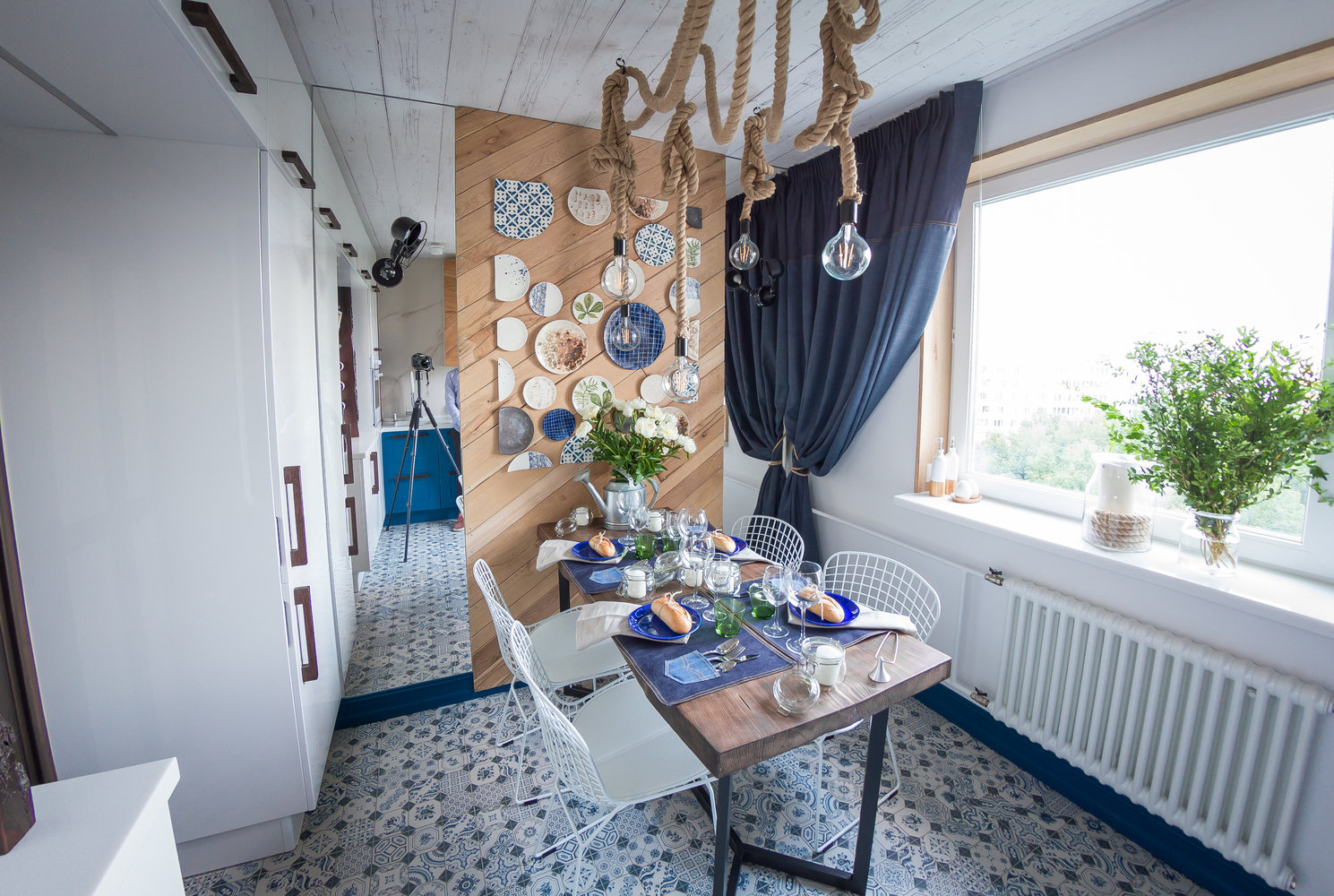 Фотография: Кухня и столовая в стиле Лофт, Эко, Эклектика, Белый, Проект недели, Синий, Макс Жуков, ToTaste Studio – фото на INMYROOM Фотография: Кухня и столовая в стиле Лофт, Эко, Эклектика, Белый, Проект недели, Синий, Макс Жуков, ToTaste Studio – фото на INMYROOM