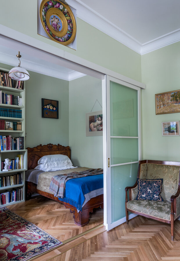 Фотография: Спальня в стиле Классический, Квартира, Проект дня, Москва, Дарья Харитонова, Кирпичный дом, 3 комнаты, 60-90 метров, классический / традиционный – фото на INMYROOM