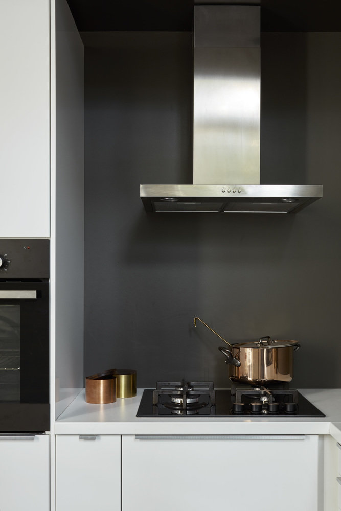 Фотография: Кухня и столовая в стиле Минимализм, Квартира, Проект недели, Москва, Старый фонд, 3 комнаты, 60-90 метров, Арсений Борисенко, za bor – фото на INMYROOM Фотография: Кухня и столовая в стиле Минимализм, Квартира, Проект недели, Москва, Старый фонд, 3 комнаты, 60-90 метров, Арсений Борисенко, za bor – фото на INMYROOM