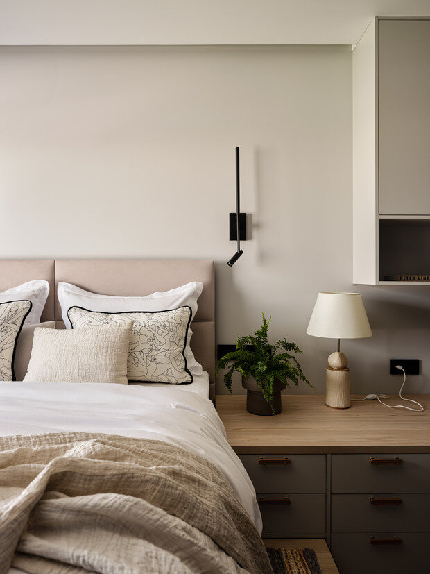 Фотография: Спальня в стиле Современный, Малогабаритная квартира, Квартира, Проект дня, Москва, Монолитный дом, 2 комнаты, до 40 метров, Яна Гафарова – фото на INMYROOM