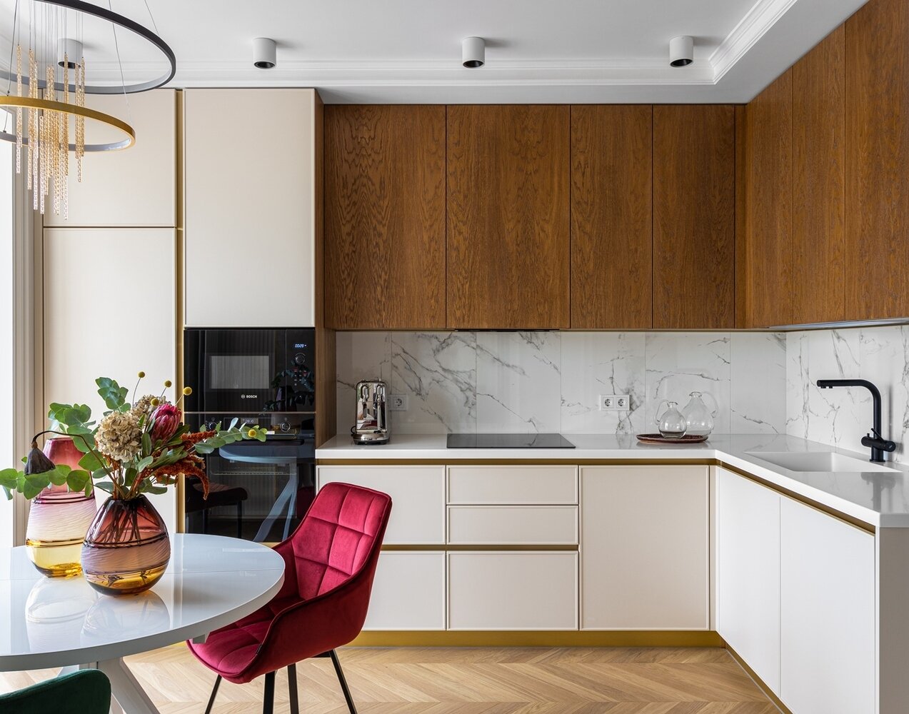 Фотография: Кухня и столовая в стиле Современный, Классический, Квартира, Студия, Проект недели, Москва, 1 комната, 40-60 метров, Александра Антонова – фото на INMYROOM Фотография: Кухня и столовая в стиле Современный, Классический, Квартира, Студия, Проект недели, Москва, 1 комната, 40-60 метров, Александра Антонова – фото на INMYROOM