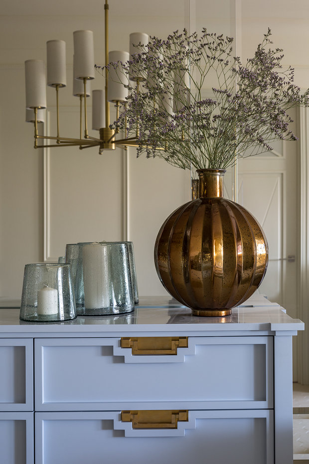 Фотография: Декор в стиле Классический, Современный, Квартира, Проект недели, Москва, Монолитный дом, 4 и больше, Более 90 метров, Наталья Вологдина-Аникина – фото на INMYROOM