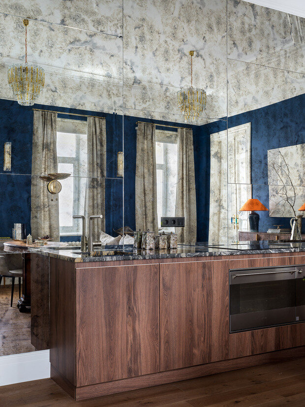 Фотография: Кухня и столовая в стиле Классический, Современный, Эклектика, Винтажный, Квартира, Проект недели, Москва, Кирпичный дом, 2 комнаты, 60-90 метров, Ольга Комарова – фото на INMYROOM