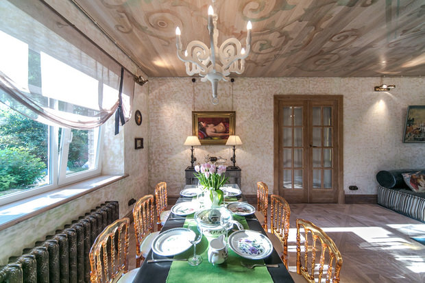 Фотография: Кухня и столовая в стиле Прованс и Кантри, Классический, Современный, Эклектика, Гостиная, Декор интерьера, Интерьер комнат, Тема месяца, Дачный ответ – фото на INMYROOM