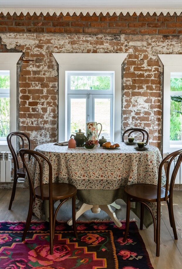 Фотография: Кухня и столовая в стиле Прованс и Кантри, Эклектика, Дом, Анастасия Муравьева, Дом и дача, 2 комнаты, Суздальский район – фото на INMYROOM