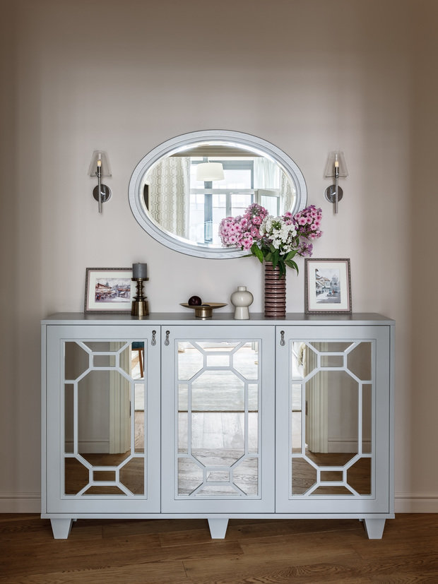 Фотография: Прихожая в стиле Классический, Современный, Квартира, Проект дня, Санкт-Петербург, 3 комнаты, Более 90 метров, Наталья Орешкова – фото на INMYROOM