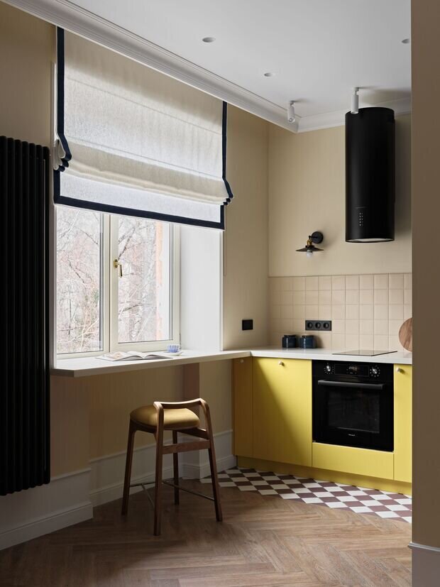 Фотография: Кухня и столовая в стиле Современный, Квартира, Проект дня, Новосибирск, Сталинка, 3 комнаты, 60-90 метров, ремонт сталинки, дизайн кухни в сталинке, современный/скандинавский, фото интерьера, дизайн интерьера фото, фото кухни, Анастасия Рыбина, Елена Дьяконова – фото на INMYROOM