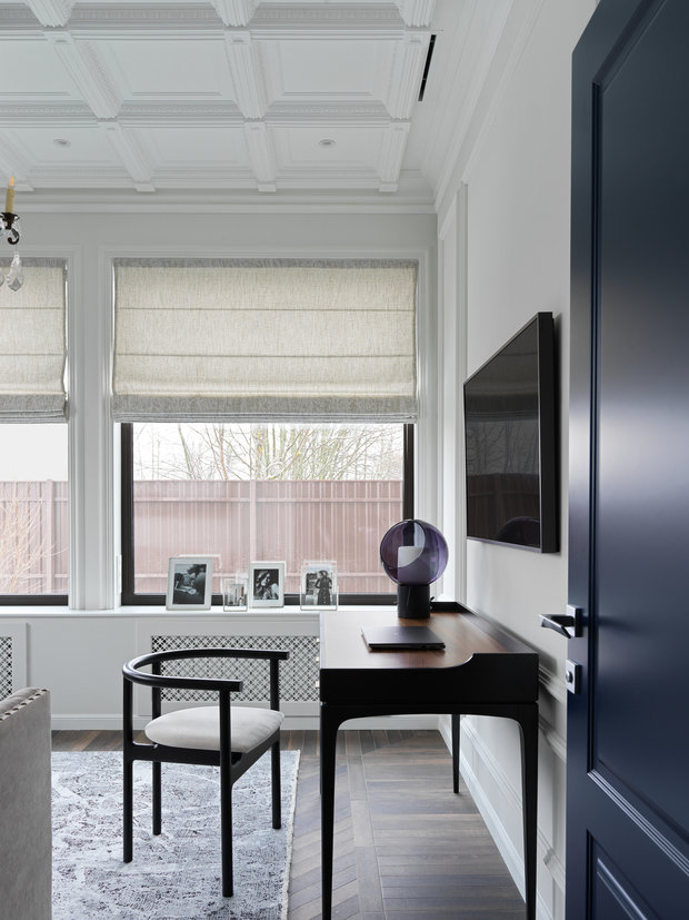 Фотография: Кабинет в стиле Классический, Современный, Дом, Проект дня, Дом и дача, 4 и больше, Более 90 метров, TaupeHome, Павловск – фото на INMYROOM