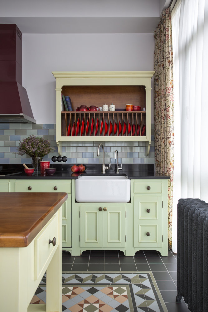 Фотография: Кухня и столовая в стиле Прованс и Кантри, Проект недели, Таунхаус, Новогорск, Олеся Шляхтина, 4 и больше – фото на INMYROOM Фотография: Кухня и столовая в стиле Прованс и Кантри, Проект недели, Таунхаус, Новогорск, Олеся Шляхтина, 4 и больше – фото на INMYROOM