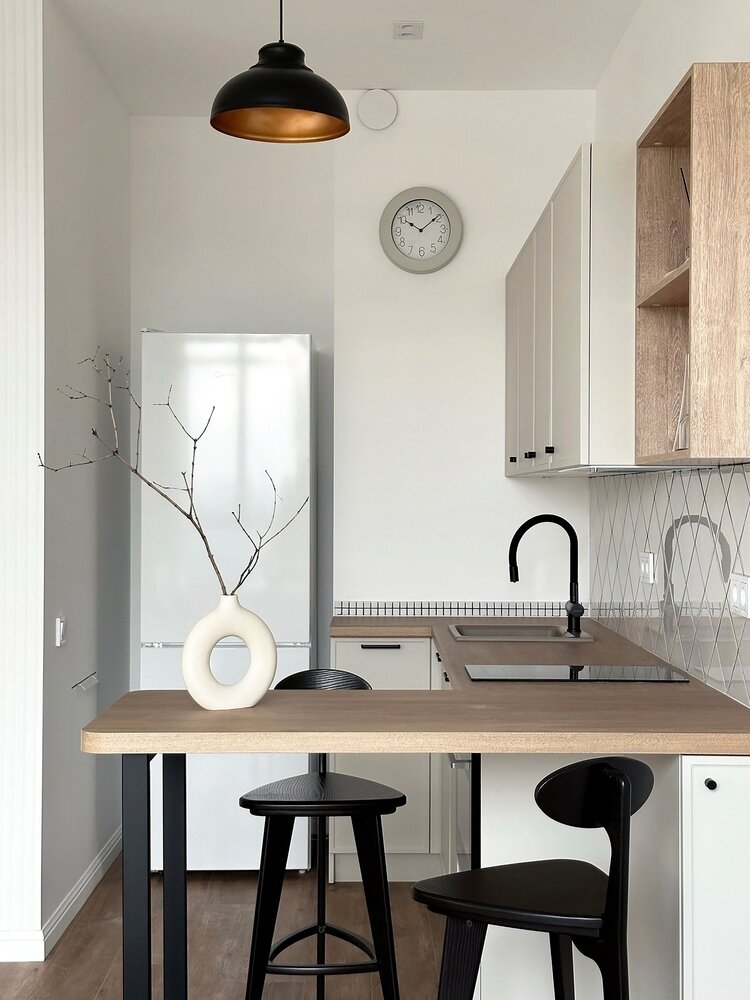 Фотография: Кухня и столовая в стиле Современный, Малогабаритная квартира, Квартира, Минимализм, Проект недели, Москва, Монолитный дом, 2 комнаты, до 40 метров, Елена Бунак – фото на INMYROOM Фотография: Кухня и столовая в стиле Современный, Малогабаритная квартира, Квартира, Минимализм, Проект недели, Москва, Монолитный дом, 2 комнаты, до 40 метров, Елена Бунак – фото на INMYROOM