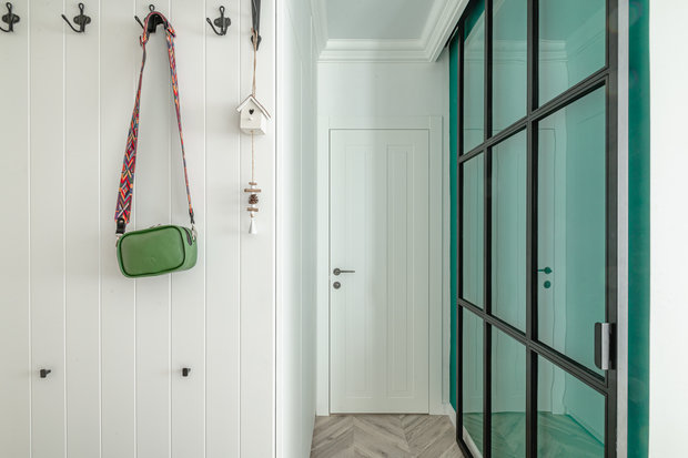 Фотография: Прихожая в стиле Скандинавский, Современный, Квартира, Проект дня, 3 комнаты, 60-90 метров, Симферополь, Татьяна Петрова – фото на INMYROOM