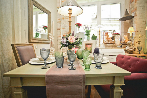 Фотография: Кухня и столовая в стиле Прованс и Кантри, Индустрия, Новости, Прованс, Посуда – фото на INMYROOM
