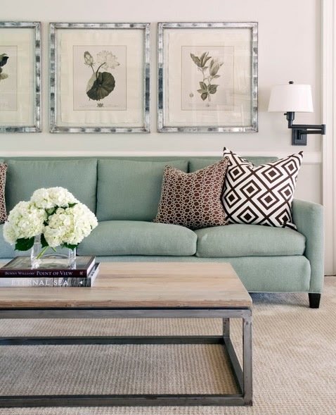 Фотография: Гостиная в стиле Прованс и Кантри, Декор интерьера, Аксессуары, Декор, Декор дома, Цветы, Журнальный столик – фото на INMYROOM