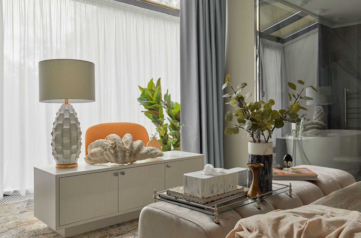 Фотография: Спальня в стиле Классический, Современный, Эклектика, Проект недели, Таунхаус, 4 и больше, Более 90 метров, Ектерина Реброва, Елена Поворова, Бюро Home Emotions – фото на INMYROOM Фотография: Спальня в стиле Классический, Современный, Эклектика, Проект недели, Таунхаус, 4 и больше, Более 90 метров, Ектерина Реброва, Елена Поворова, Бюро Home Emotions – фото на INMYROOM