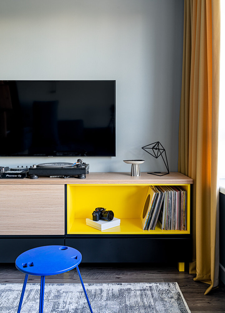 Фотография: Гостиная в стиле Современный, Квартира, Проект недели, Казань, 2 комнаты, 40-60 метров, Элина Коба – фото на INMYROOM