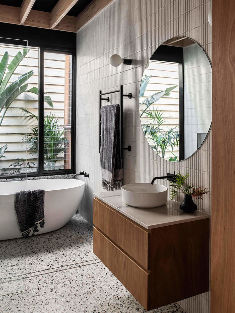 Фотография: Ванная в стиле Эко, Современный, Дом, Белый, Черный, Бежевый, Дом и дача – фото на INMYROOM Фотография: Ванная в стиле Эко, Современный, Дом, Белый, Черный, Бежевый, Дом и дача – фото на INMYROOM