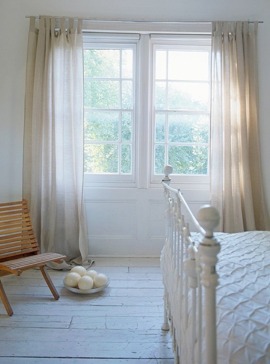 Фотография: Спальня в стиле Прованс и Кантри, Классический, Скандинавский, Современный, Декор интерьера, Мебель и свет, Декор дома – фото на INMYROOM