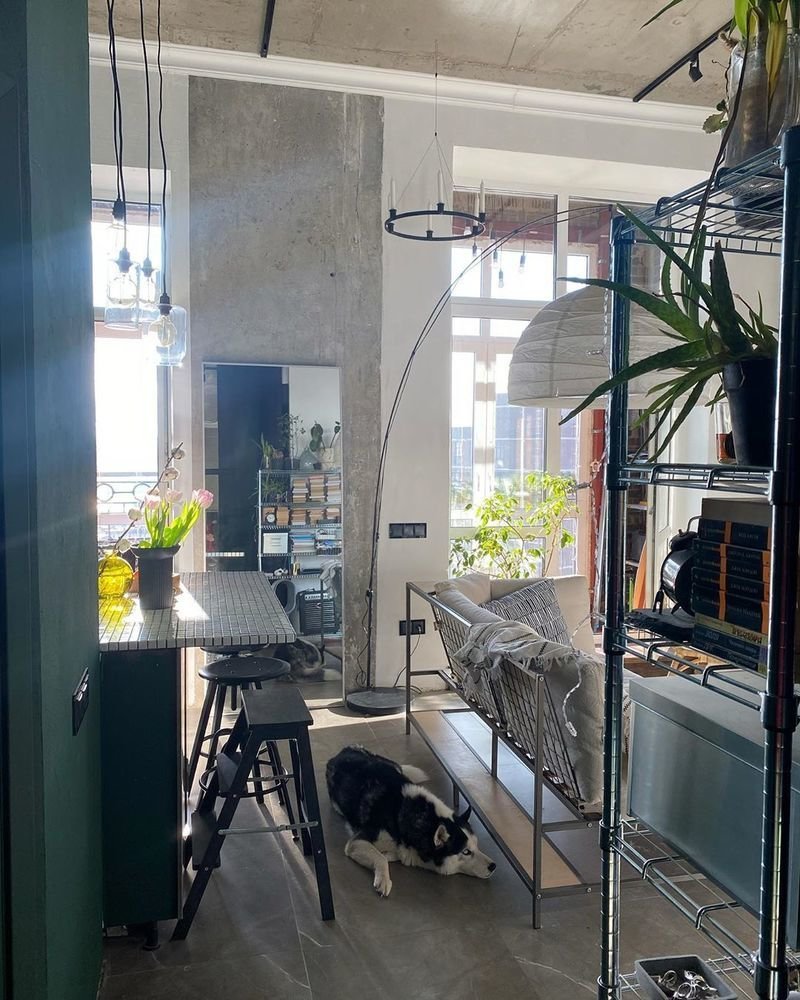 Фотография: Гостиная в стиле Лофт, Скандинавский, Современный, Квартира, Студия, Проект недели, Монолитно-кирпичный, Сбербанк – фото на INMYROOM Фотография: Гостиная в стиле Лофт, Скандинавский, Современный, Квартира, Студия, Проект недели, Монолитно-кирпичный, Сбербанк – фото на INMYROOM