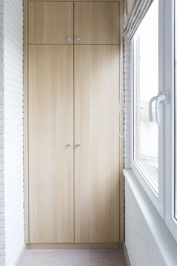 Фотография: Балкон в стиле Современный, Квартира, Проект недели, Красногорск, Московская область, спальня в нише, 1 комната, 40-60 метров, Sweet Home Design, однушка для молодой девушки, холодильник Smeg, Павшинская пойма – фото на INMYROOM