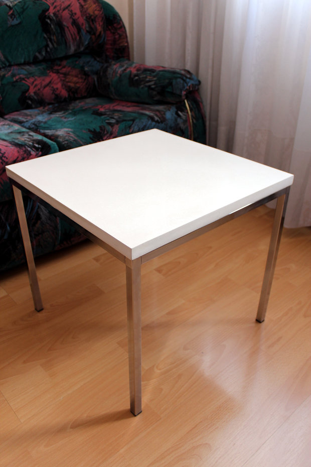 Фото из портфолио Кофейный столик из cast-бетона с хромированным подстольем.  – фотографии дизайна интерьеров на INMYROOM