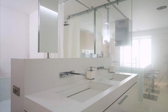 Фотография: Ванная в стиле Современный, Квартира, Цвет в интерьере, Дома и квартиры, Минимализм, Стены – фото на INMYROOM