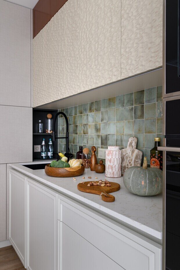 Фотография: Кухня и столовая в стиле Современный, Проект дня, Новосибирск, 4 и больше, Более 90 метров, Эксклюзивные проекты, Полина Степанова, эклектичный с элементами этники и современного дизайна – фото на INMYROOM