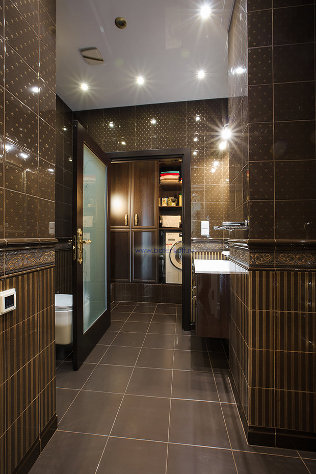 Фото из портфолио Фото реализзованного туалета в классическом стиле от Батенькофф – фотографии дизайна интерьеров на InMyRoom.ru