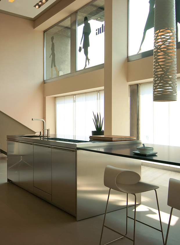Фотография: Кухня и столовая в стиле Современный, Хай-тек, Интерьер комнат – фото на INMYROOM