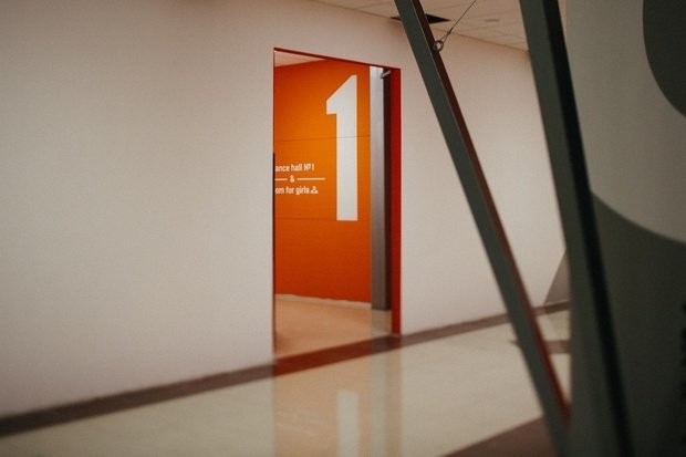 Фото из портфолио Школа танцев «D Сити» – фотографии дизайна интерьеров на INMYROOM