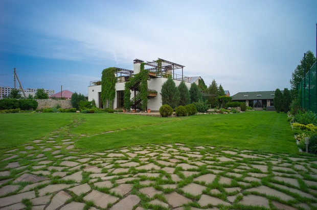 Фото из портфолио Дом с водопадом – фотографии дизайна интерьеров на INMYROOM