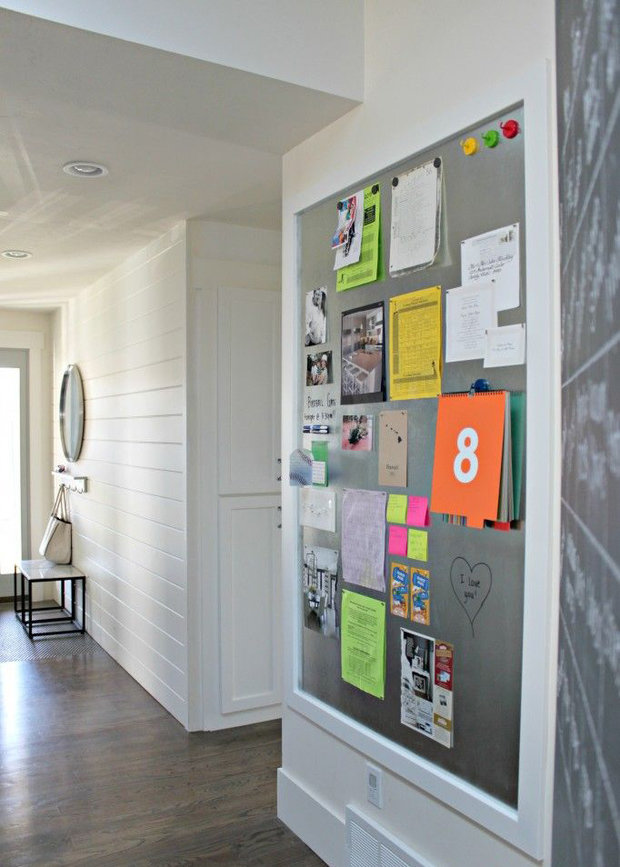 Фотография: Прихожая в стиле Скандинавский, Аксессуары, Декор, Советы, Бежевый, Желтый, Серый, Розовый, Голубой, как освежить интерьер, лайфхак, бюджетный декор, бюджетное обновление интерьера, как обновить интерьер – фото на INMYROOM