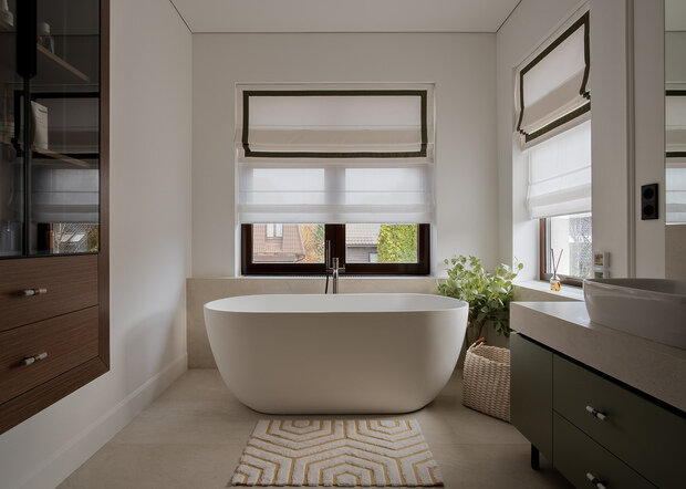 Фотография: Ванная в стиле Современный, Минимализм, Дом, Проект дня, Дом и дача, Московская область, 4 и больше, Более 90 метров, Барвиха, современный с элементами классики и роскоши – фото на INMYROOM