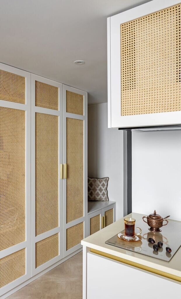 Фотография: Кухня и столовая в стиле Современный, Эклектика, Малогабаритная квартира, Квартира, Студия, Проект дня, до 40 метров, Варвара Головко – фото на INMYROOM