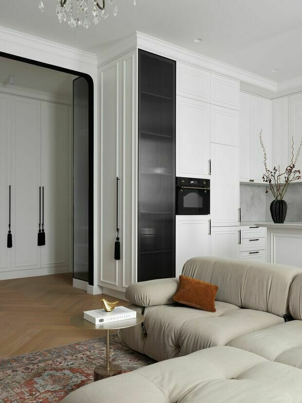 Фотография: Кухня и столовая в стиле Классический, Современный, Квартира, Проект дня, Москва, 2 комнаты, 60-90 метров, современный с элементами классики и роскоши, современный с элементами неоклассики, Ксения Луб – фото на INMYROOM