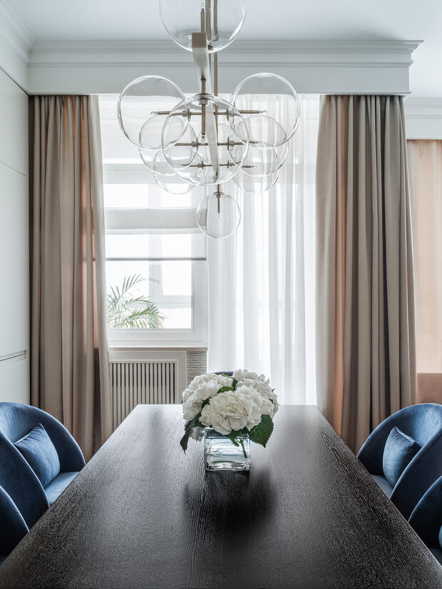 Фотография: Кухня и столовая в стиле Классический, Современный, Квартира, Проект дня, 3 комнаты, 60-90 метров, ЖК «Сити парк», современный с элементами классики и роскоши – фото на INMYROOM