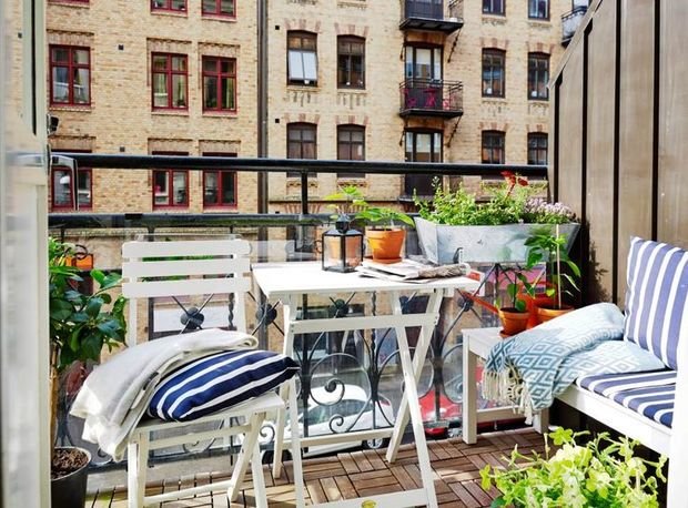 Фотография: Балкон в стиле Прованс и Кантри, Ландшафт, Декор, Терраса, Советы, Мария Шумская, Есения Семипядная, элегантный городской балкон, винтажные вещи на балконе, восточный декор для балкона, балкон в средиземноморском стиле, ландшафтный дизайн для балкона, горизонтальное озеленение, хвойные растения на балконе – фото на INMYROOM