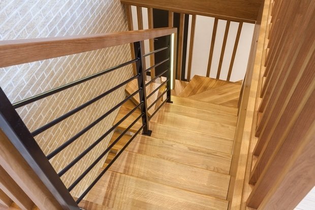 Фото из портфолио Лестница из массива дуба  – фотографии дизайна интерьеров на INMYROOM