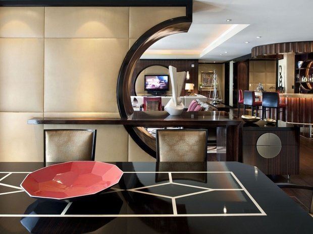 Фотография: Кухня и столовая в стиле Современный, Хай-тек, Интерьер комнат, Барная стойка – фото на INMYROOM