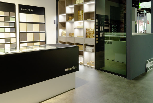 Фото из портфолио raumplus на выставке IMM Cologne 2020 – фотографии дизайна интерьеров на INMYROOM