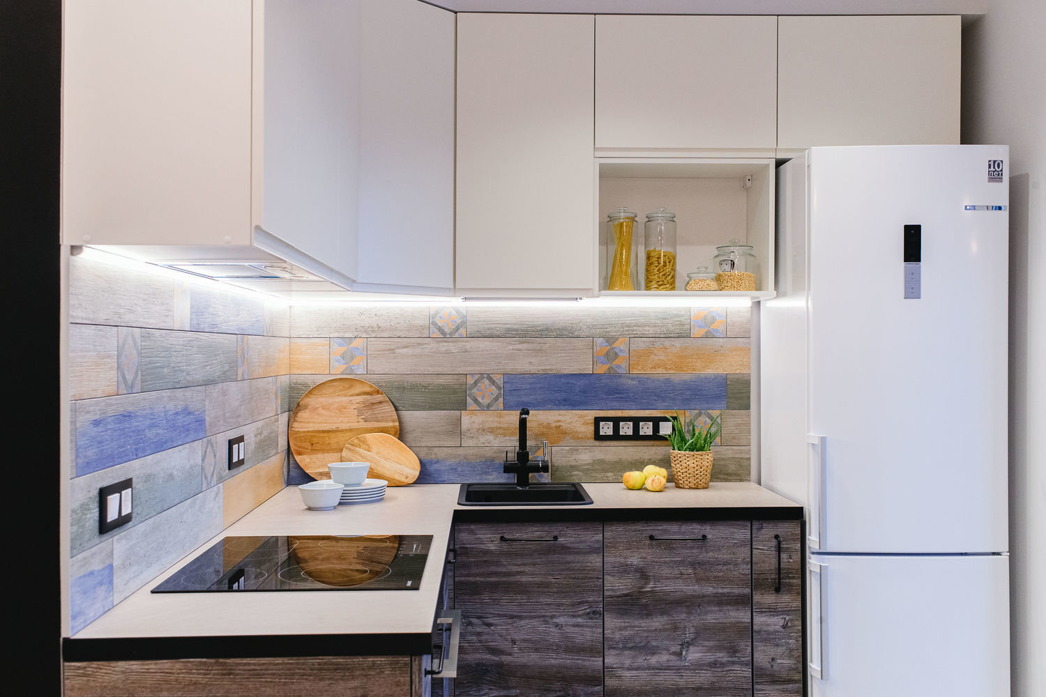 Фотография: Кухня и столовая в стиле Современный, Малогабаритная квартира, Квартира, Проект недели, Химки, 1 комната, 2 комнаты, до 40 метров, Татьяна Масленникова – фото на INMYROOM