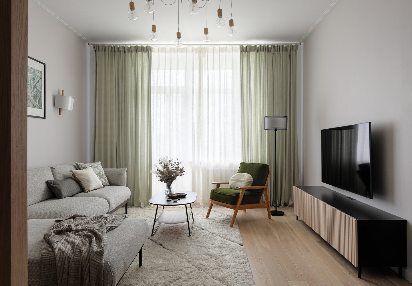 Фотография: Гостиная в стиле Современный, Квартира, Проект недели, Москва, Сталинка, 2 комнаты, 60-90 метров, Евгения Костенко, Руслан Типаев, Tipaev Kostenko – фото на INMYROOM