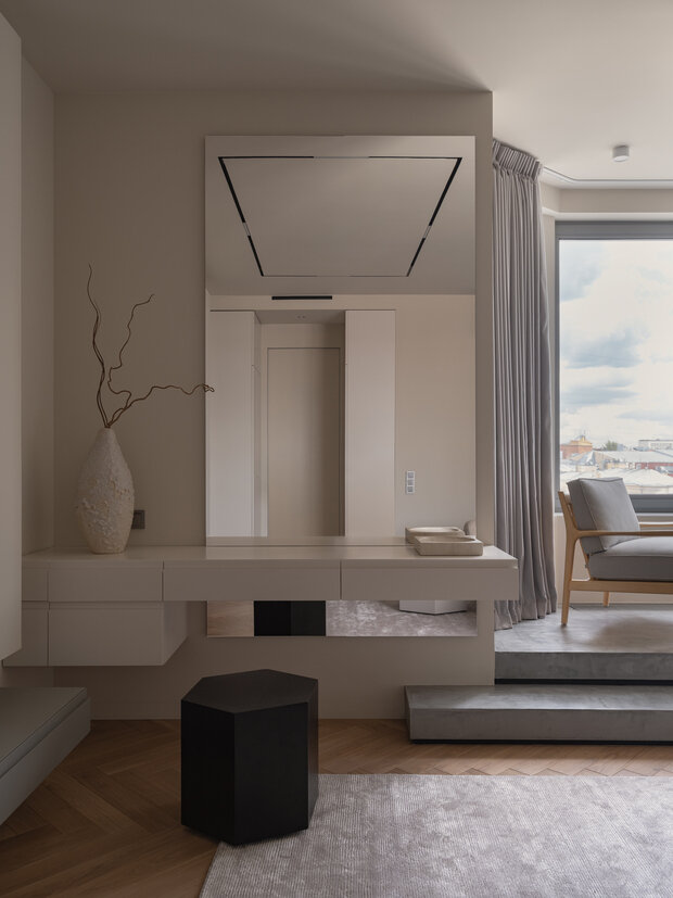 Фотография: Гостиная в стиле Современный, Минимализм, Квартира, Проект дня, Москва, Кирпичный дом, 3 комнаты, Более 90 метров, Патриаршие пруды – фото на INMYROOM