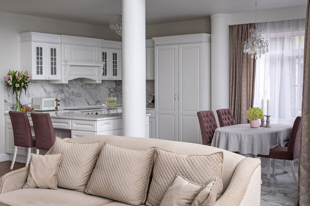 Фотография: Кухня и столовая в стиле Классический, Дом, Проект недели, Дом и дача, Ленинградская область, 4 и больше, Более 90 метров, Catch Design – фото на INMYROOM