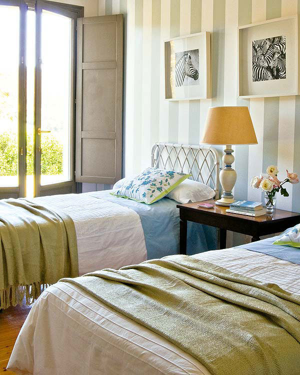 Фотография: Спальня в стиле Современный, Цвет в интерьере – фото на INMYROOM