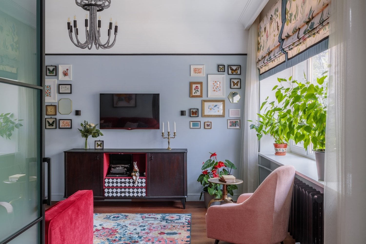 Фотография: Гостиная в стиле Эклектика, Квартира, Проект недели, Москва, 3 комнаты, 60-90 метров, Валерия Шиманская – фото на INMYROOM Фотография: Гостиная в стиле Эклектика, Квартира, Проект недели, Москва, 3 комнаты, 60-90 метров, Валерия Шиманская – фото на INMYROOM