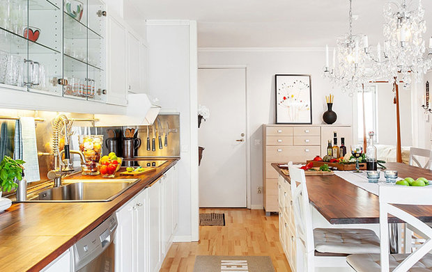 Фотография: Кухня и столовая в стиле Скандинавский, Интерьер комнат, Цвет в интерьере, Белый, Проект недели – фото на INMYROOM