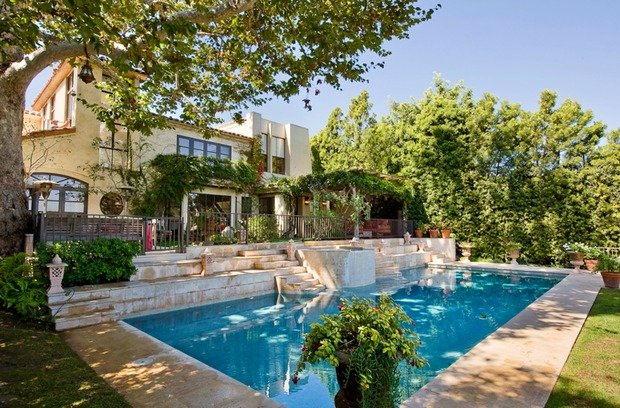 Фотография: Ландшафт в стиле Современный, Дом, Дома и квартиры, Интерьеры звезд, Бассейн – фото на INMYROOM