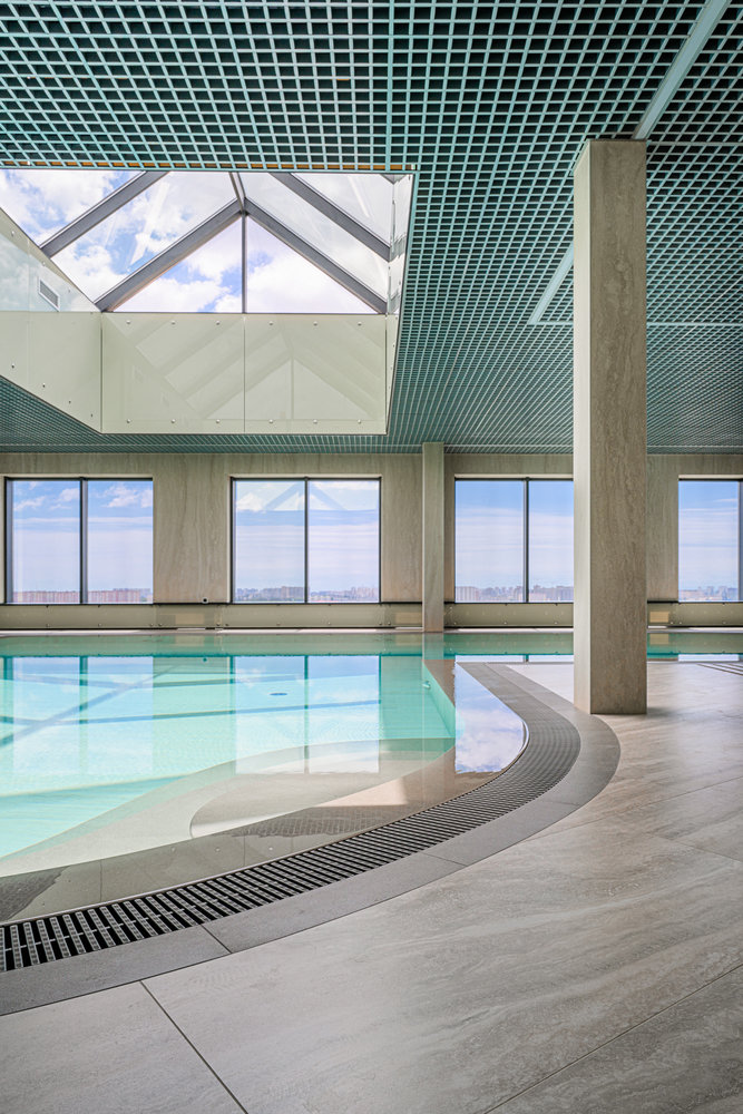 Фото из портфолио Плавательный бассейн на 17 этаже многоквартирного дома. – фотографии дизайна интерьеров на INMYROOM Фото из портфолио Плавательный бассейн на 17 этаже многоквартирного дома. – фотографии дизайна интерьеров на INMYROOM