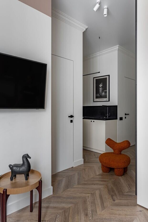 Фотография: Прихожая в стиле Современный, Малогабаритная квартира, Проект дня, Москва, 3 комнаты, Сара Михайлова, современный/минимализм, ЖК «Headliner» – фото на INMYROOM