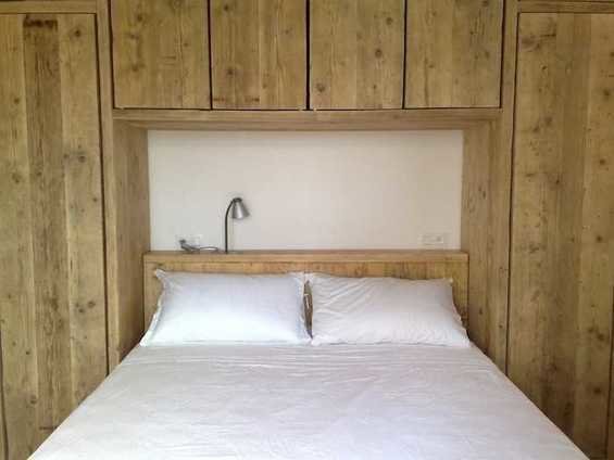 Фотография: Спальня в стиле Эко, Декор интерьера, Мебель и свет, Индустрия, Люди – фото на INMYROOM